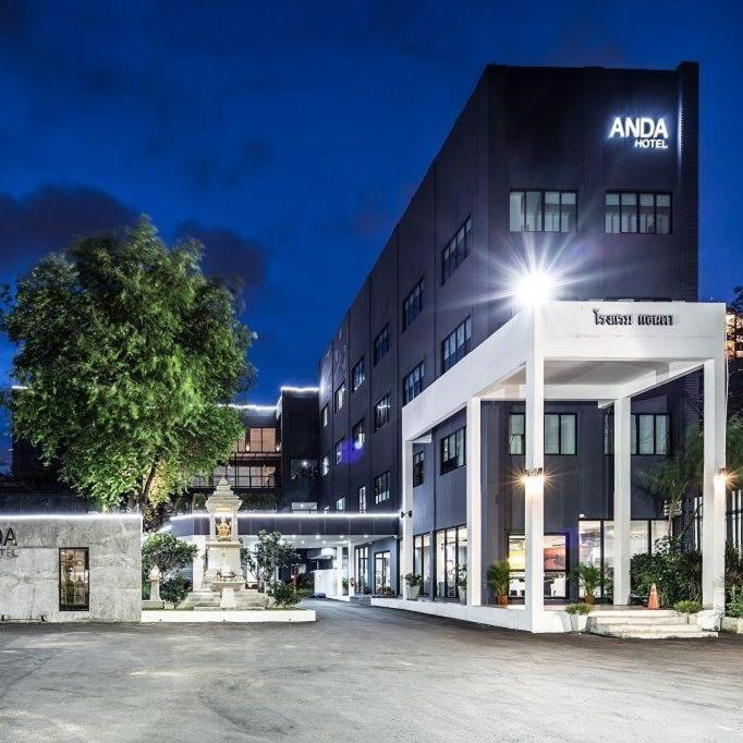 Anda Ramkhamhaeng By St James Hotel Банкок Екстериор снимка